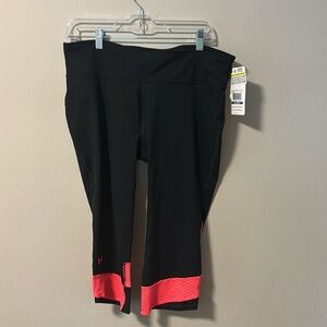 {UNDER ARMOUR} cropped workout pants